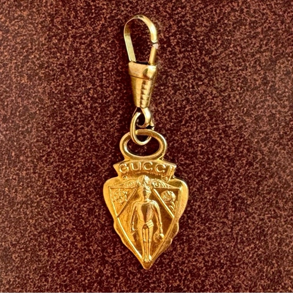 Authentic Vintage Gucci Knight Charm Pendant Zipper Pull, gold tone